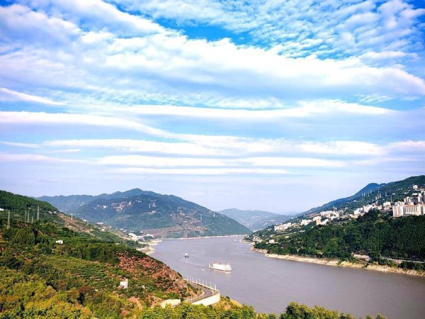 微信股票配资 巴东山城 午后风光更旖旎